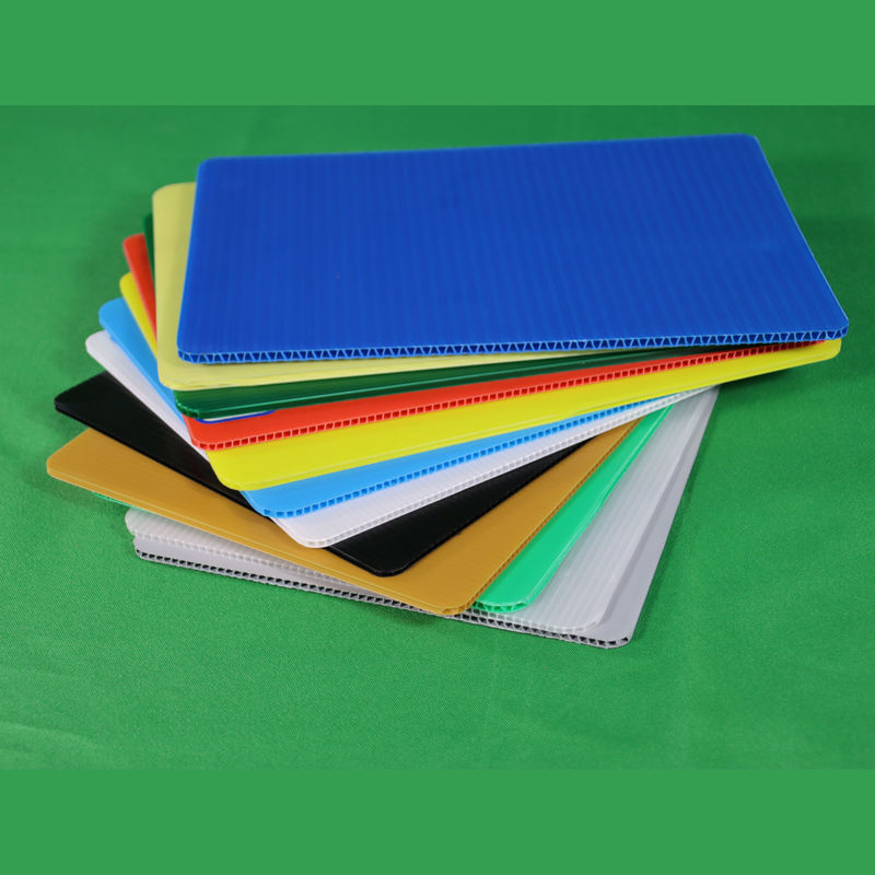 PE Film Wrapping PP Honeycomb Core Panel untuk isolasi termal dan ketahanan cuaca
