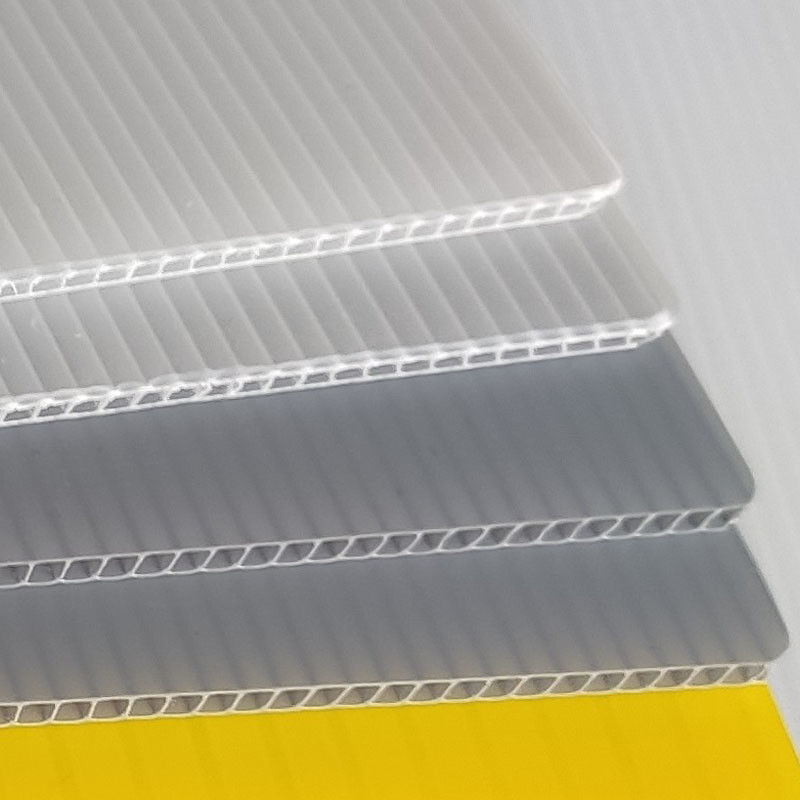 PP 4x8 4mm 5mm Correx Board White Correx Fluted Board Disesuaikan
