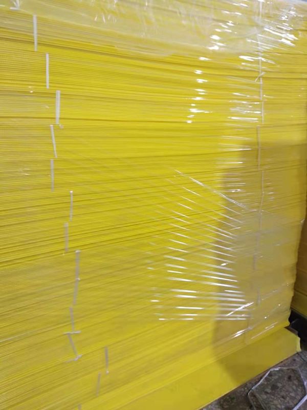 Lembaran Plastik Bergelombang ROHS 6mm Daur Ulang Coroplast 4 X 8 Lembar
