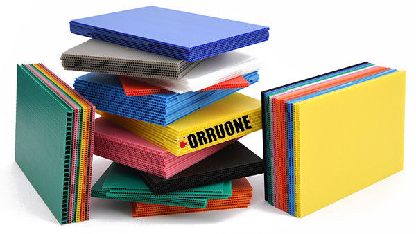 Lembar corflute 2mm 3mm 4mm 5mm 6mm 7mm lembaran plastik bergelombang papan koreks polipropilena honeycomb panel