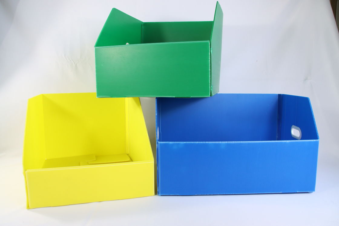 1.5mm-30mm PP Kotak Kemasan Plastik Bergelombang Putih Hijau Biru