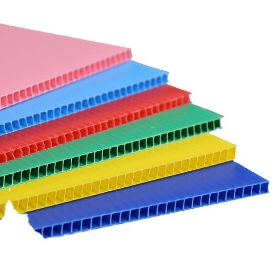 Lembar Coreflute Polypropylene Berwarna 2400mm Papan Correx Kuning