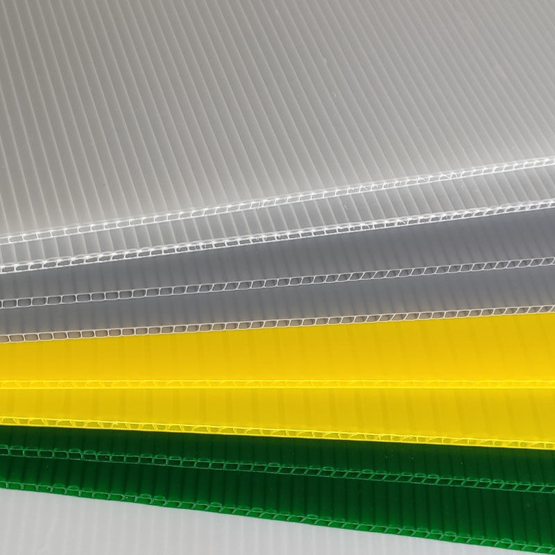 4ft X 8ft Twin Wall Corrugated Plastic Sheets UV Resistance Untuk Kemasan Ramah Lingkungan